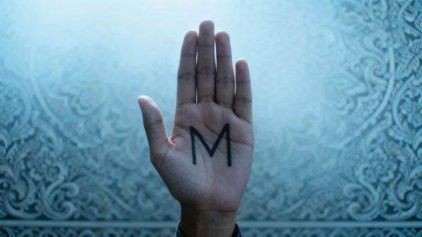 Penjelasan Garis Tangan Huruf “M” Antara Tradisi, Makna, dan Fakta